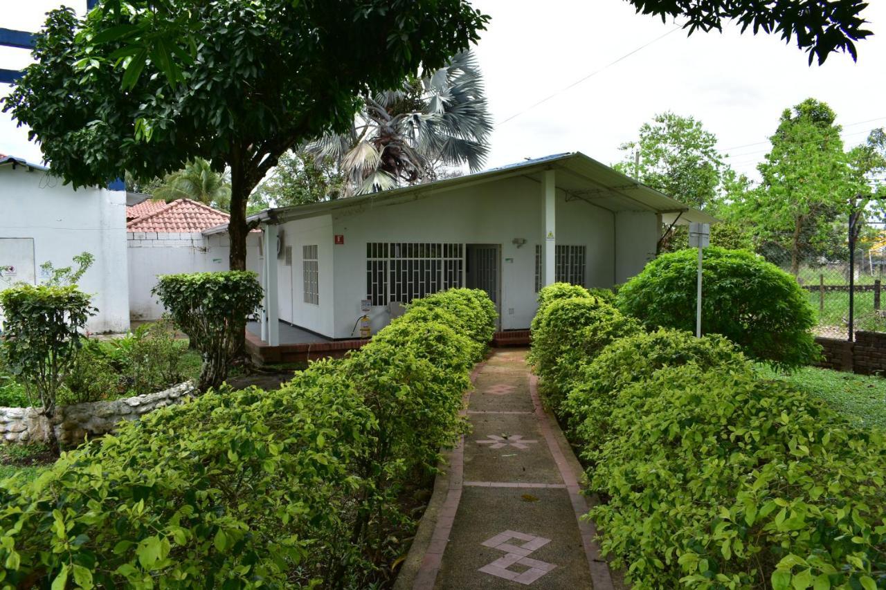Club Bella Suiza - Carlos Ossa Escobar Marsella  Buitenkant foto