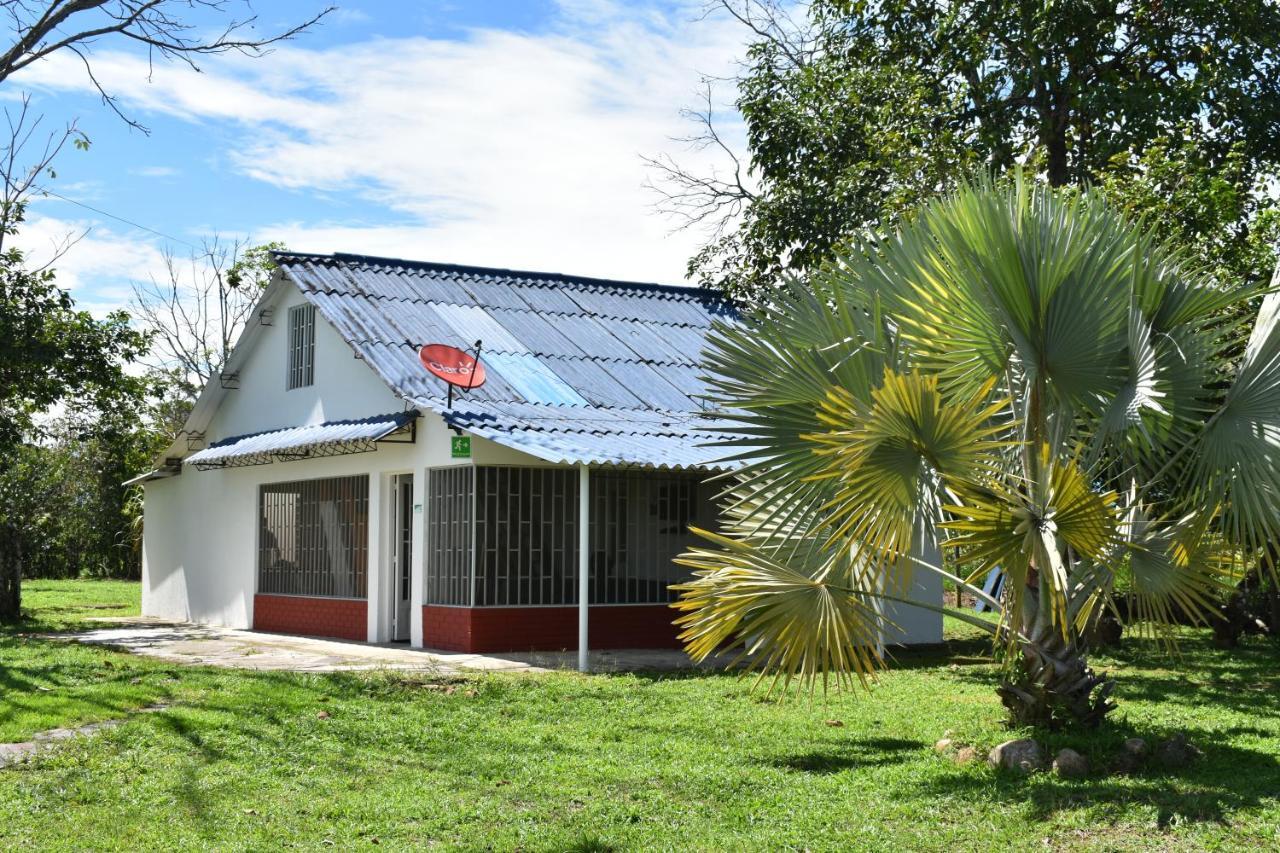 Club Bella Suiza - Carlos Ossa Escobar Marsella  Buitenkant foto