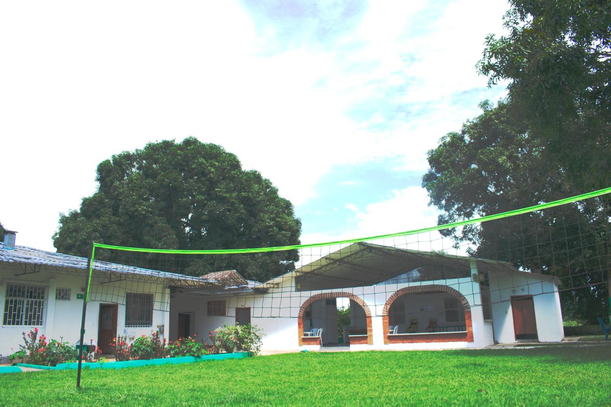 Club Bella Suiza - Carlos Ossa Escobar Marsella  Buitenkant foto
